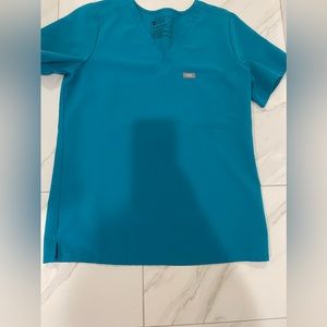Figs women’s size S turquoise scrub top